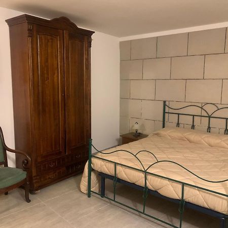 דירות לצ'ה La Casa Di Stefania 2 Centro Storico מראה חיצוני תמונה