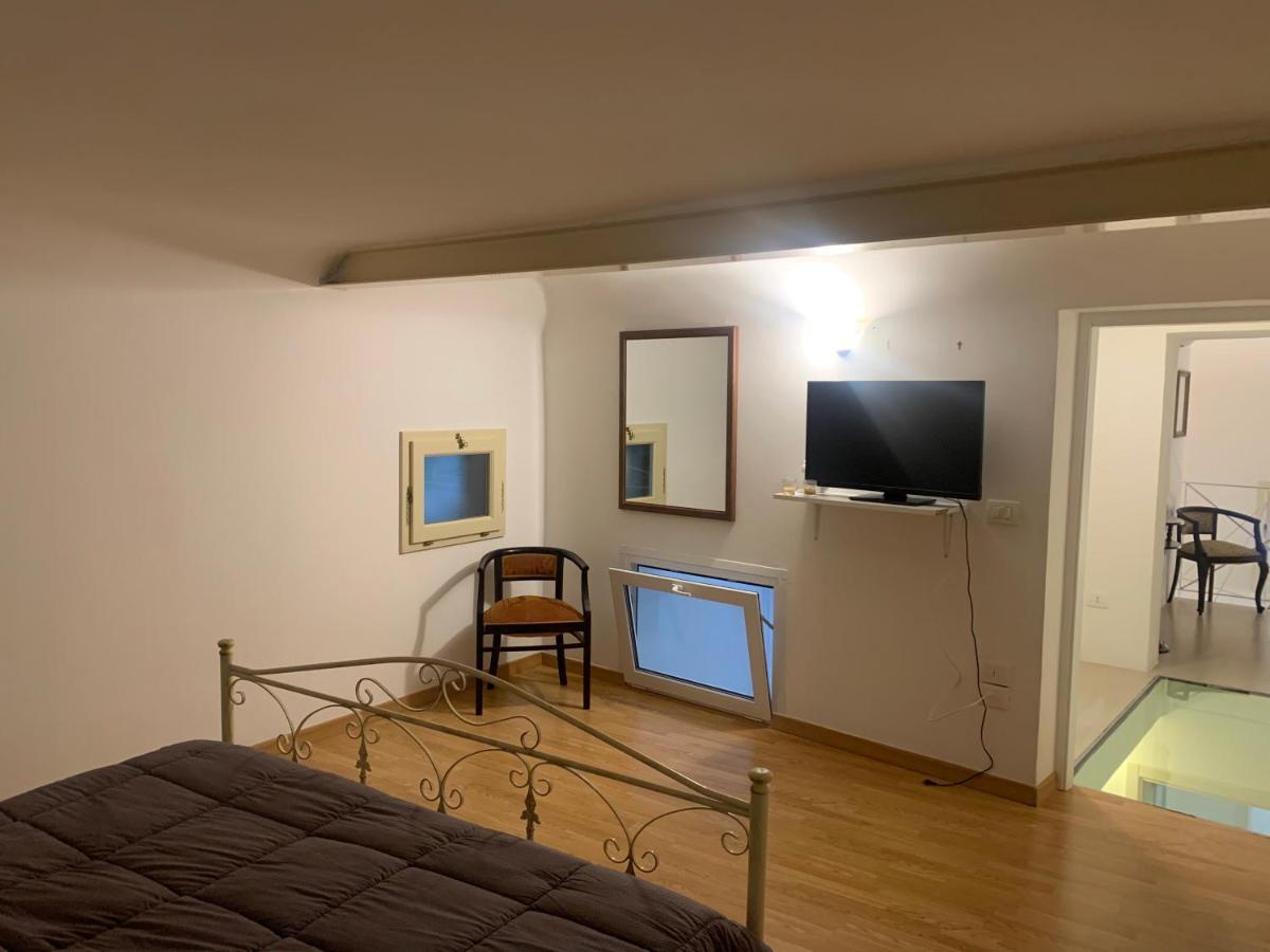 דירות לצ'ה La Casa Di Stefania 2 Centro Storico מראה חיצוני תמונה